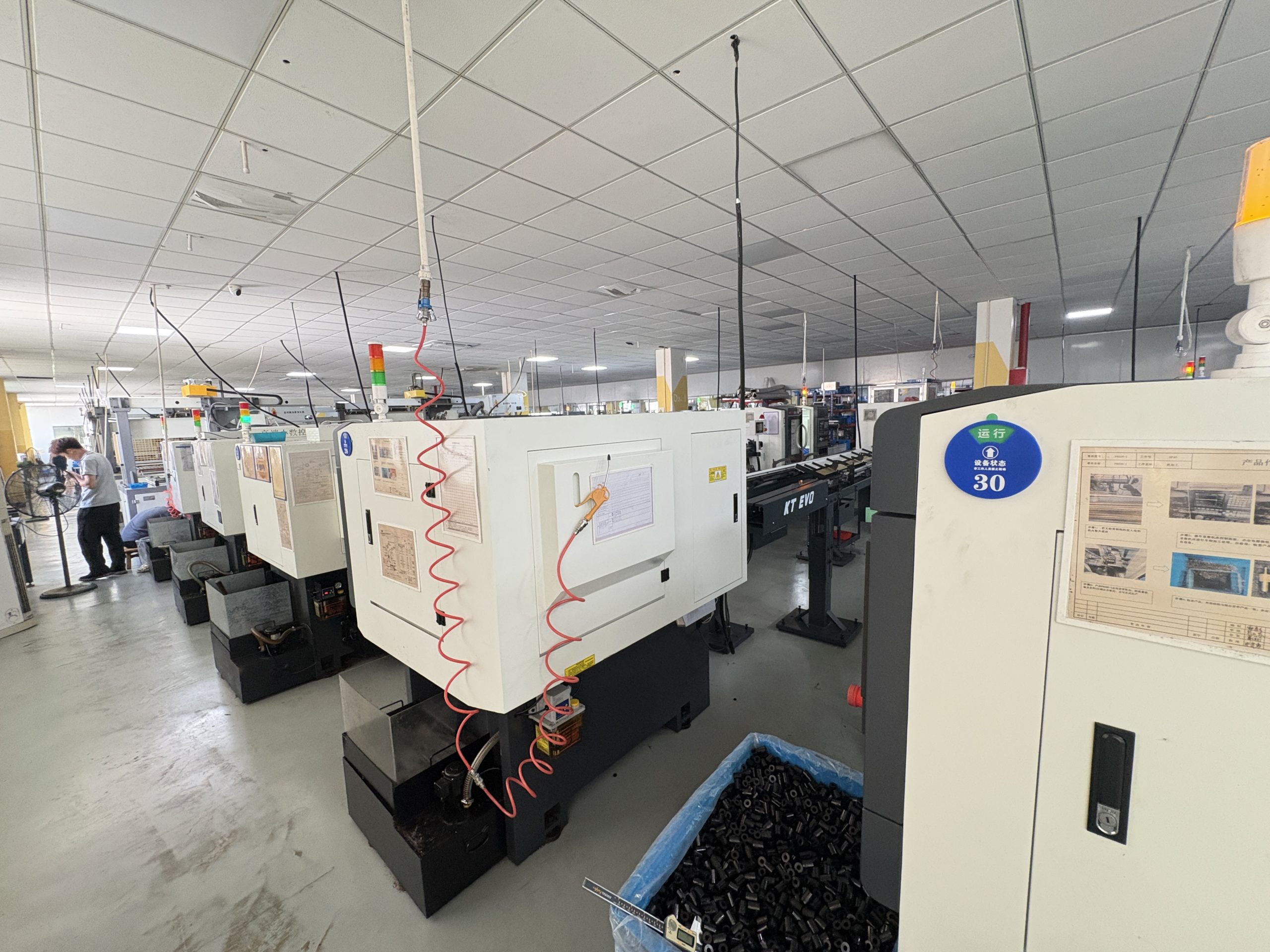 Swiss turning and CNC machining workshop at VOLCRIX